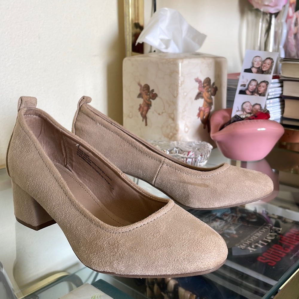 Universal Thread Nude Suede Ballet Heels